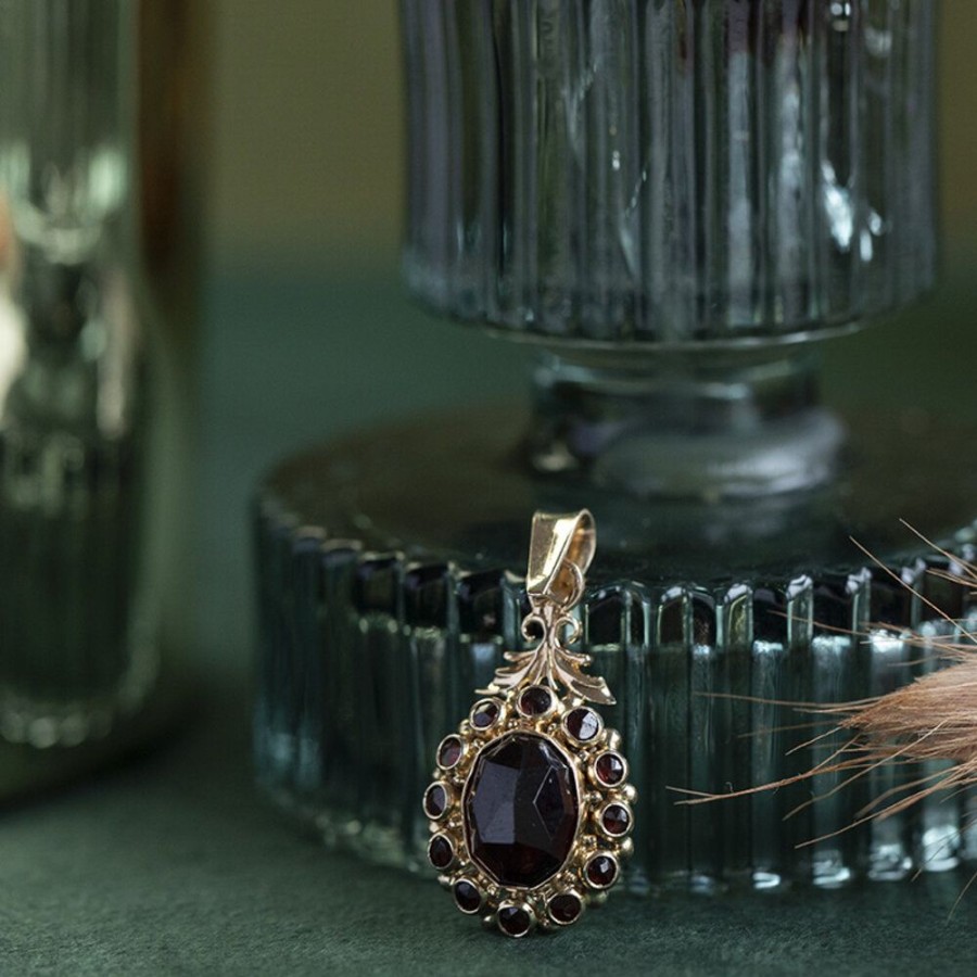 Jewelry vintage Pendant With Gemstone | Gold Entourage Pendant With Garnet 14 Krt